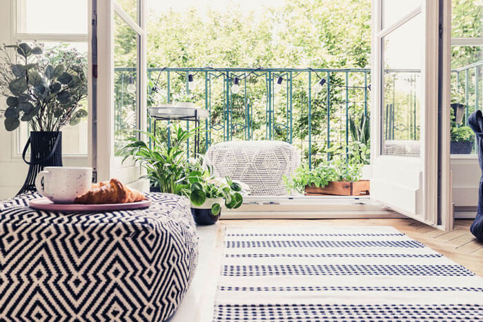 Attraktive Wohnung mit Blick auf den Balkon