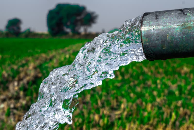 Wasser aus einer eigenen Leitung, nach dem ein Brunnen gebohrt wurde